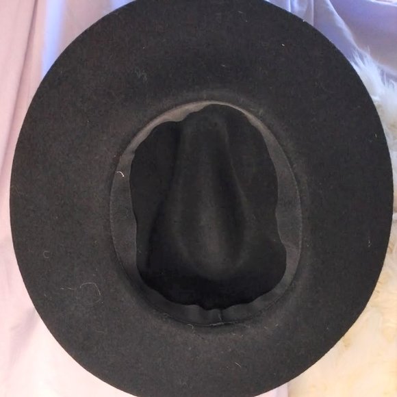 SOLD ON FACEBOOK - Picture 2 of 3